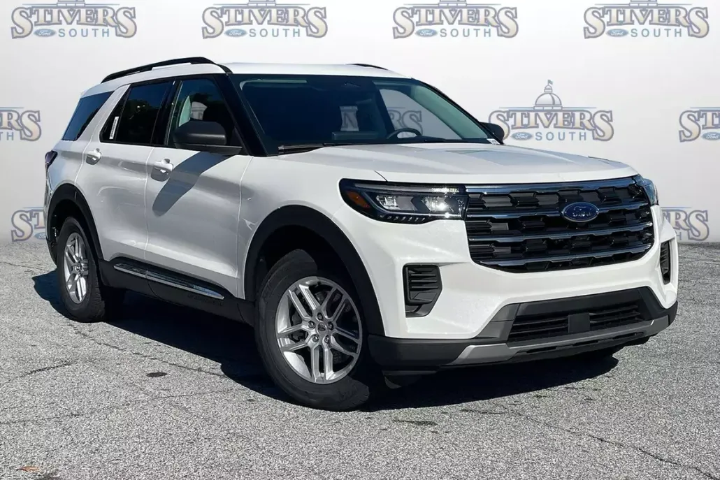 2025 Ford Explorer photo 1