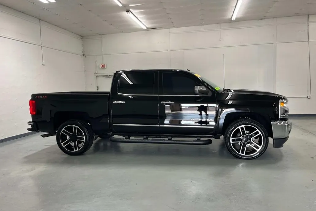 2018 Chevrolet Silverado 1500 LTZ photo 1