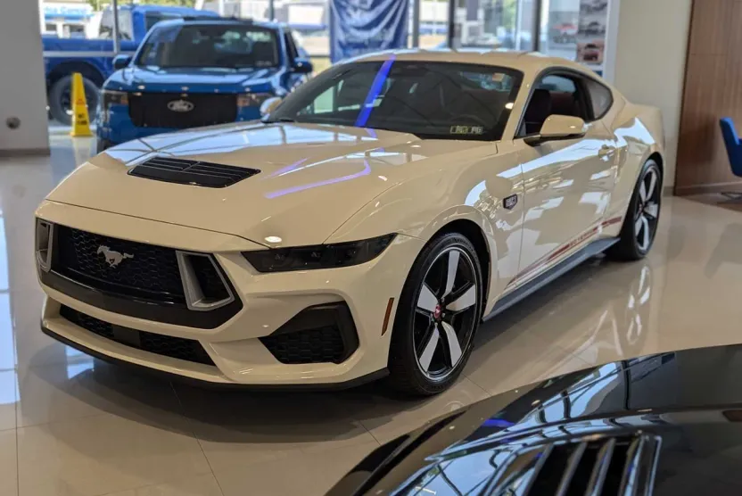 2025 Ford Mustang GT photo 1