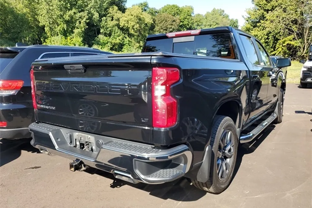 2021 Chevrolet Silverado 1500 LT photo 1