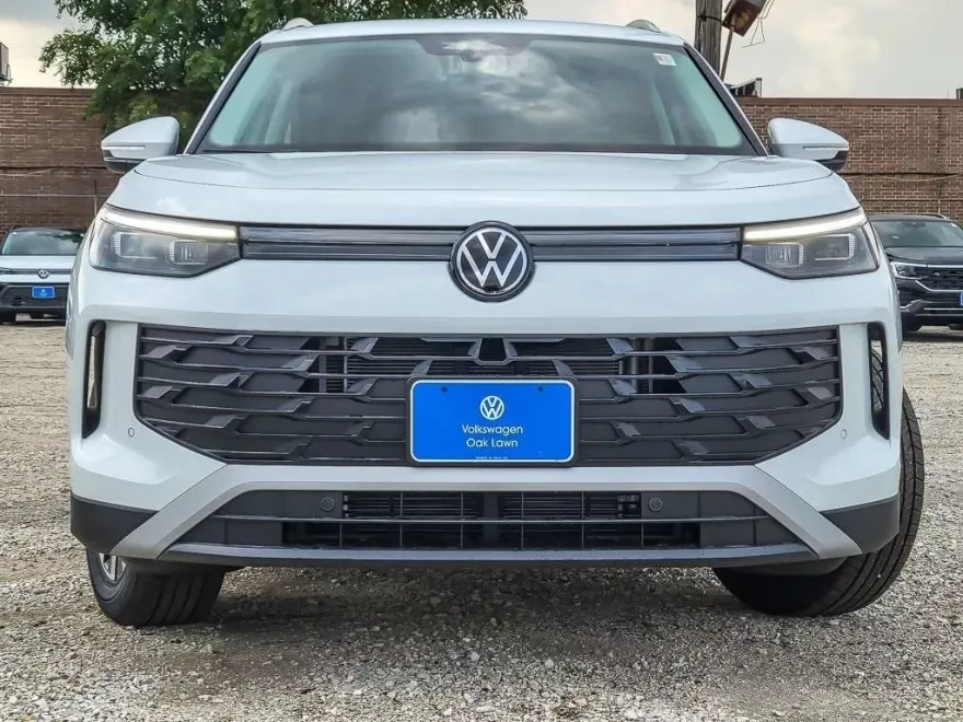2025 Volkswagen Tiguan S photo 1