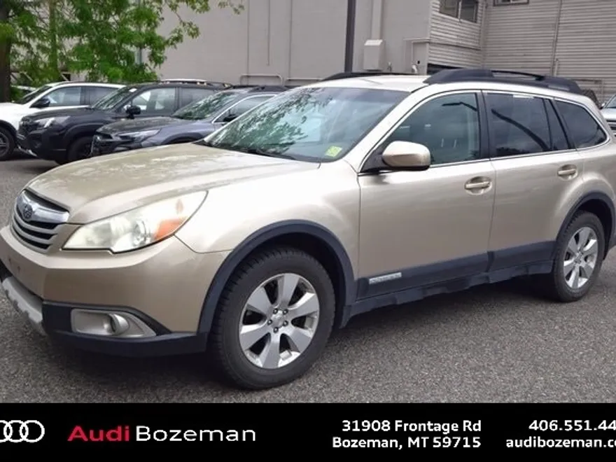 2010 Subaru Outback 2.5i photo 1