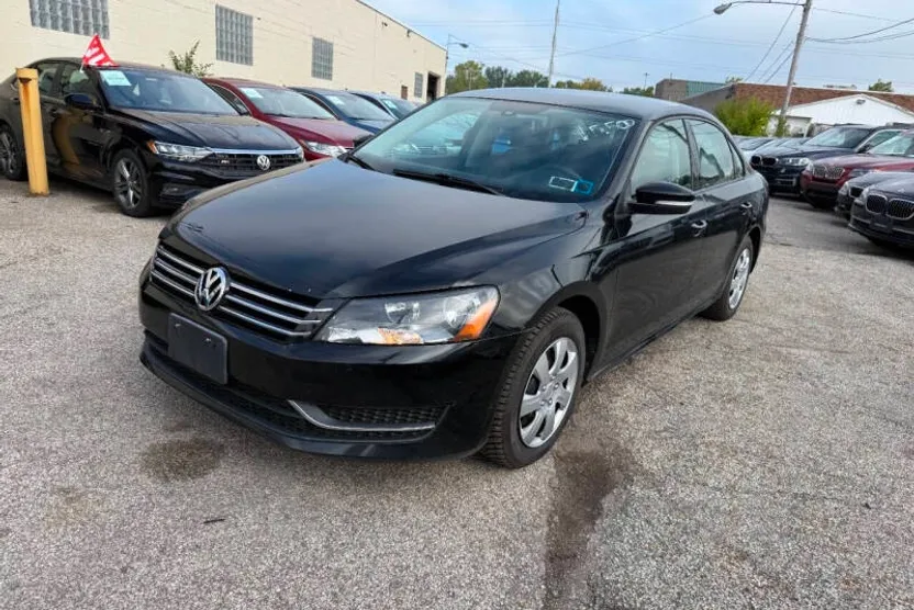 2014 Volkswagen Passat S photo 1