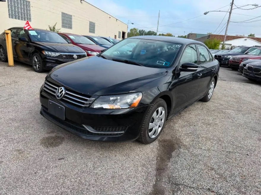 2014 Volkswagen Passat S photo 1