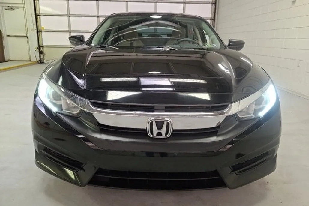2018 Honda Civic LX photo 1