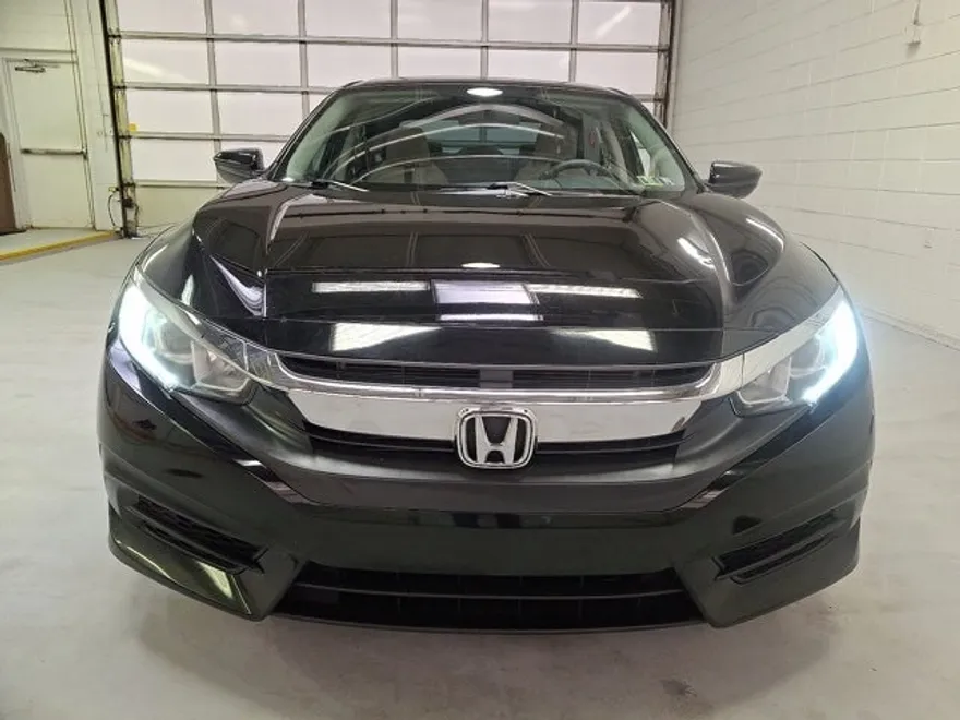 2018 Honda Civic LX photo 1