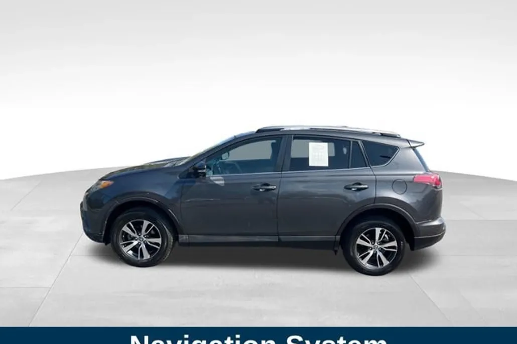 2018 Toyota RAV4 XLE photo 1