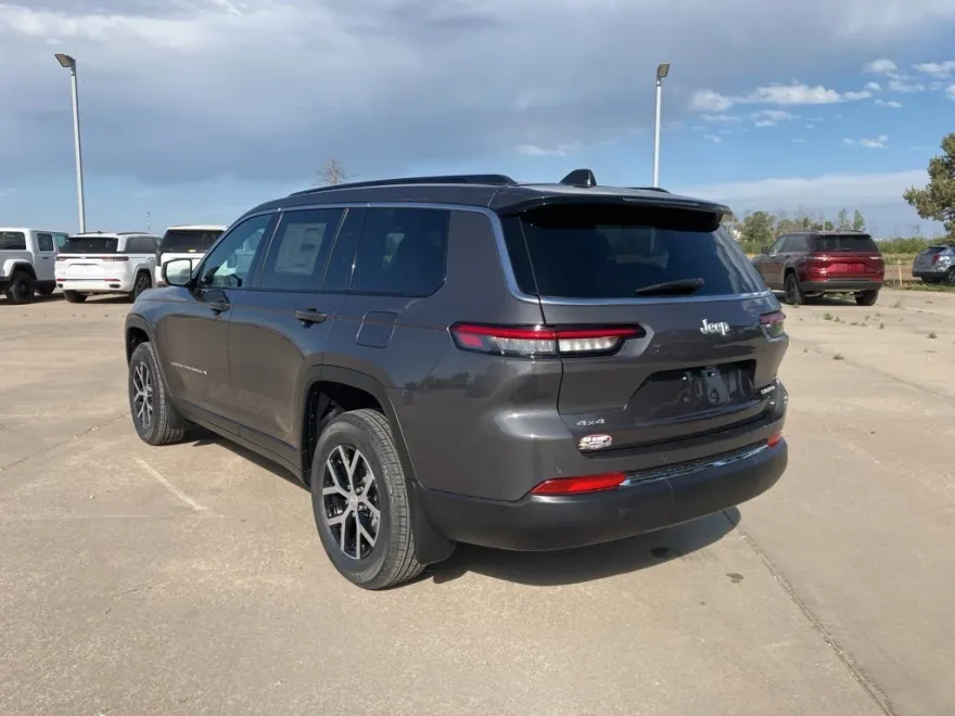 2025 Jeep Grand Cherokee Limited photo 1