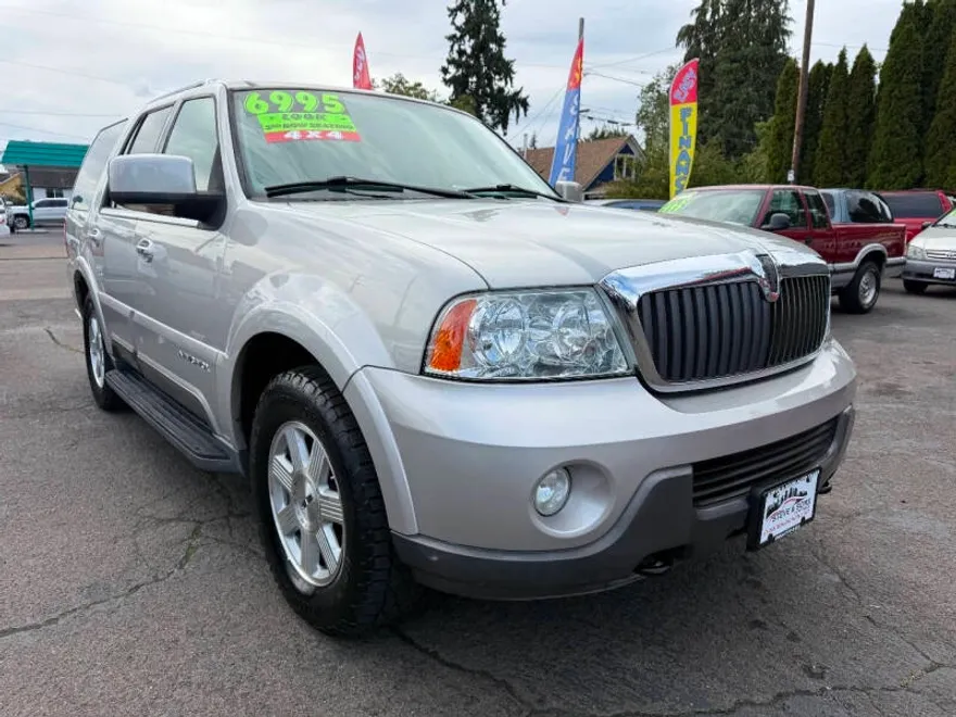 2004 Lincoln Navigator Luxury photo 1