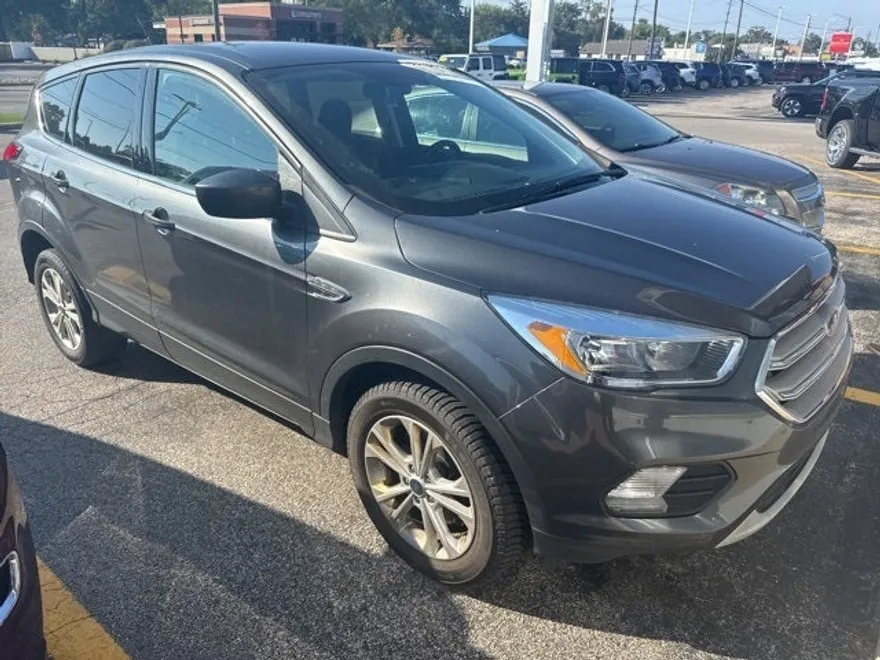 2019 Ford Escape SE photo 1