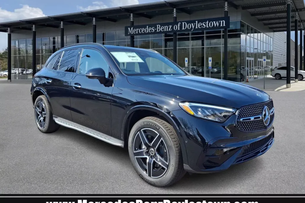 2025 Mercedes Benz GLC 300 4MATIC photo 1