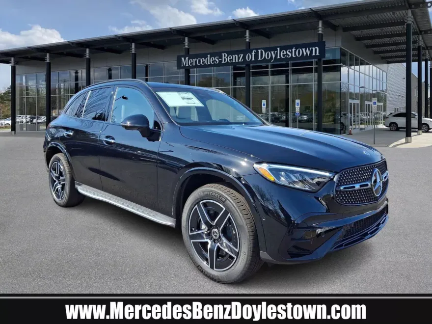 2025 Mercedes Benz GLC 300 4MATIC photo 1
