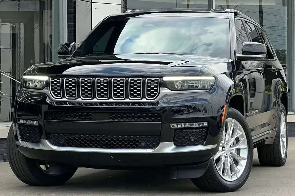 2021 Jeep Grand Cherokee L Summit photo 1