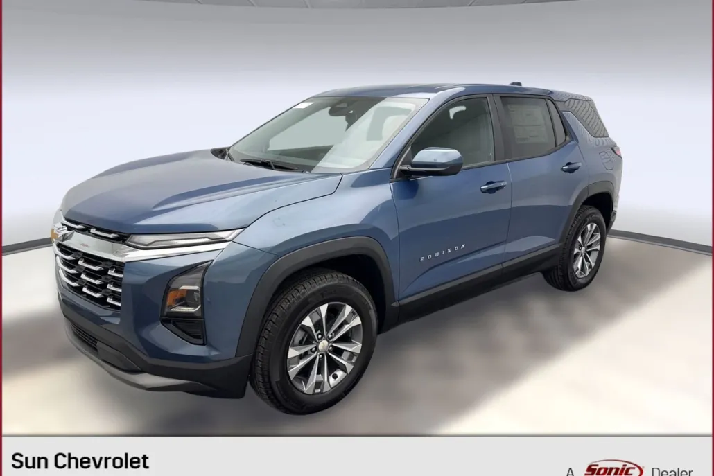 2026 Chevrolet Equinox LT photo 1