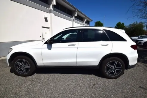 2022 Mercedes Benz GLC 300 4MATIC photo 2