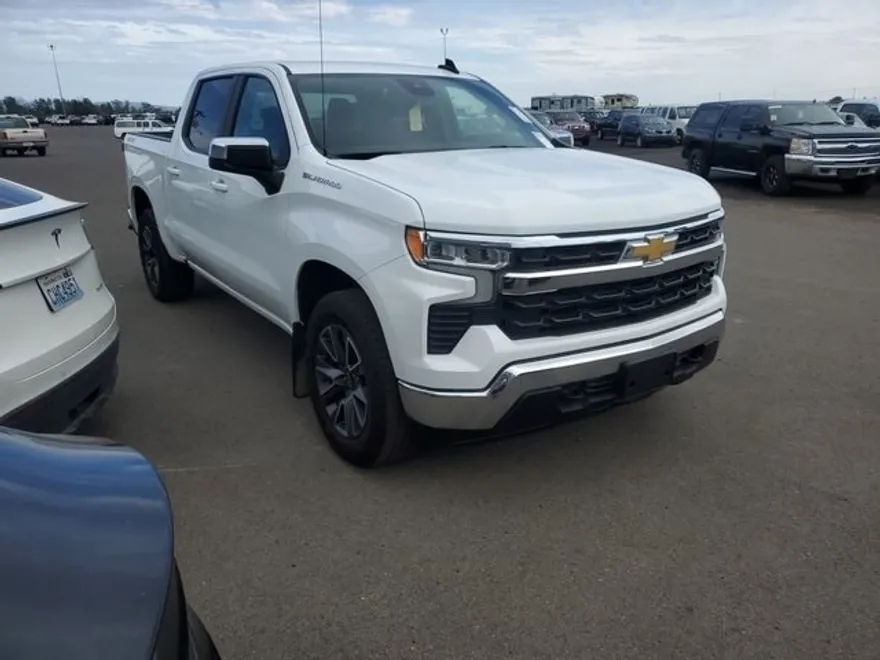 2023 Chevrolet Silverado 1500 LT photo 1