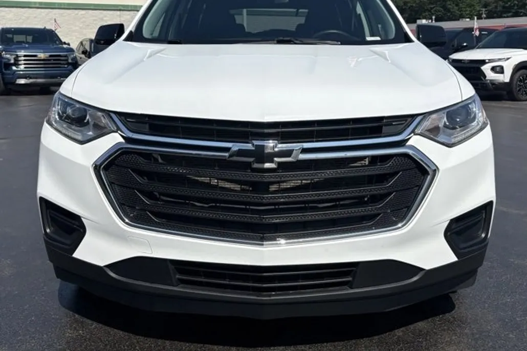 2020 Chevrolet Traverse LS photo 1