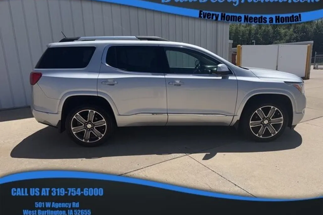 2017 Gmc Acadia Denali photo 1