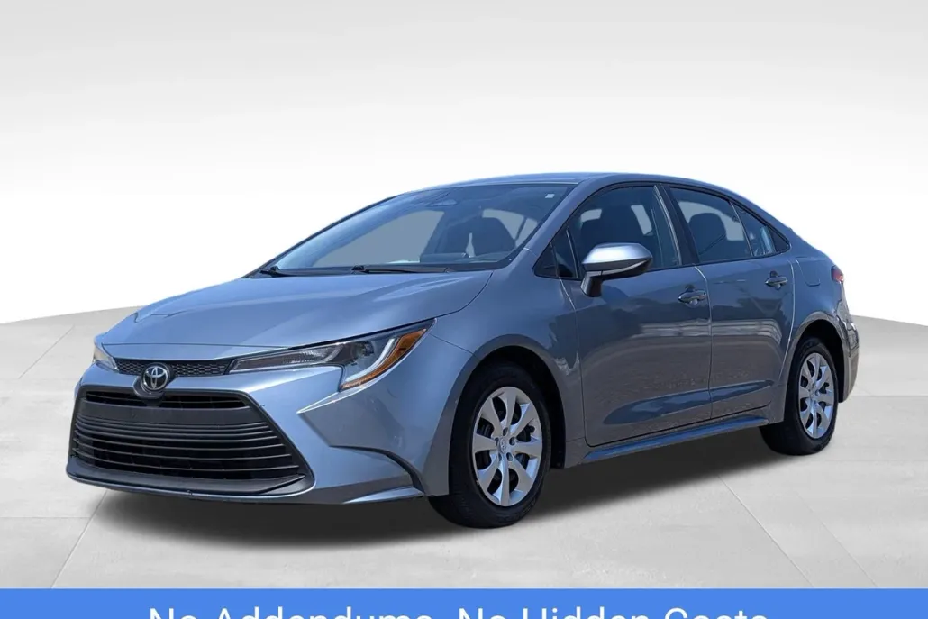 2023 Toyota Corolla LE photo 1