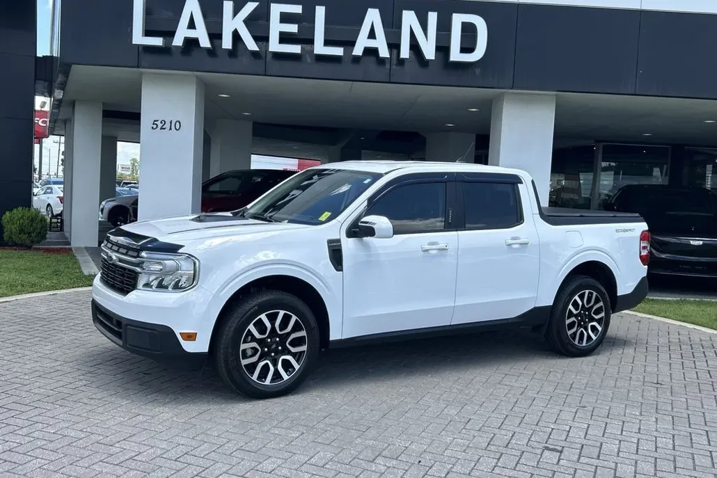 2022 Ford Maverick Lariat photo 1