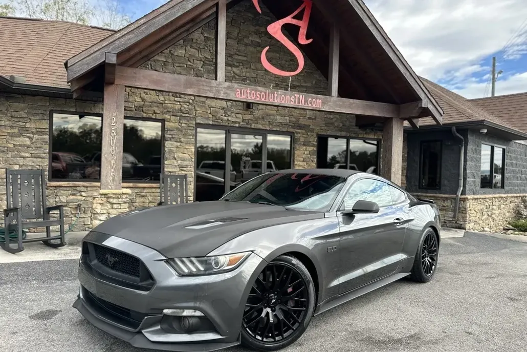 2016 Ford Mustang GT Premium photo 1