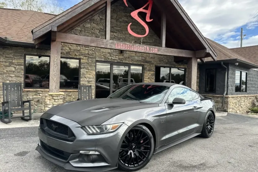 2016 Ford Mustang GT Premium photo 1