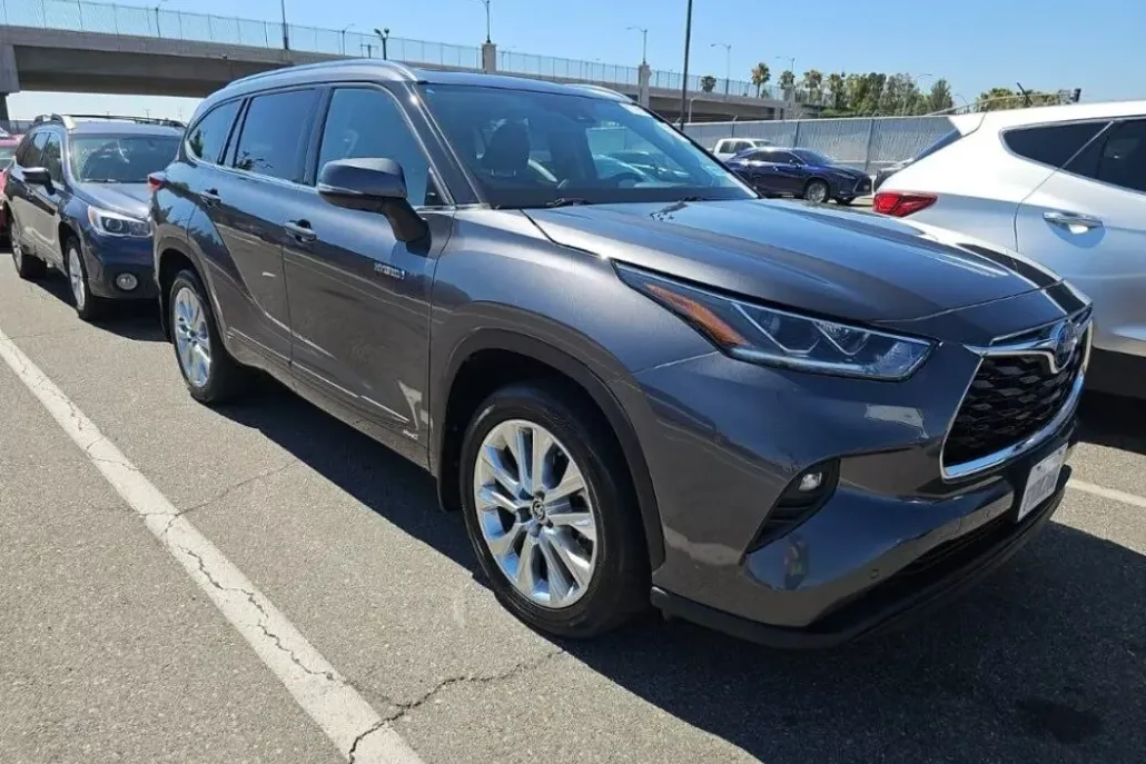 2021 Toyota Highlander Hybrid Limited photo 1