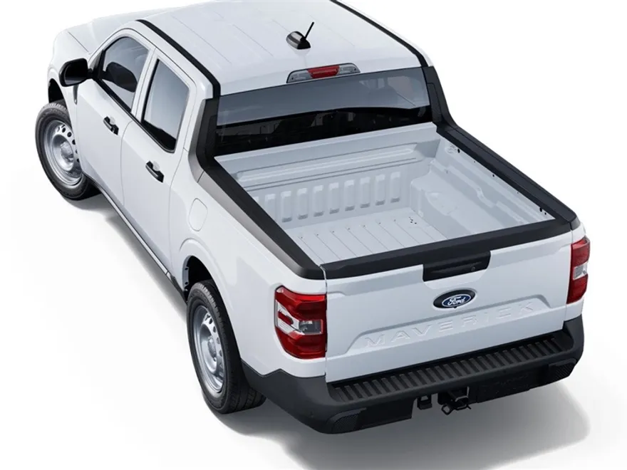2025 Ford Maverick XL photo 2