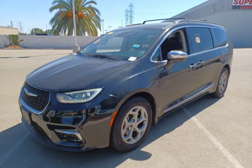 2022 Chrysler Pacifica Limited photo 1