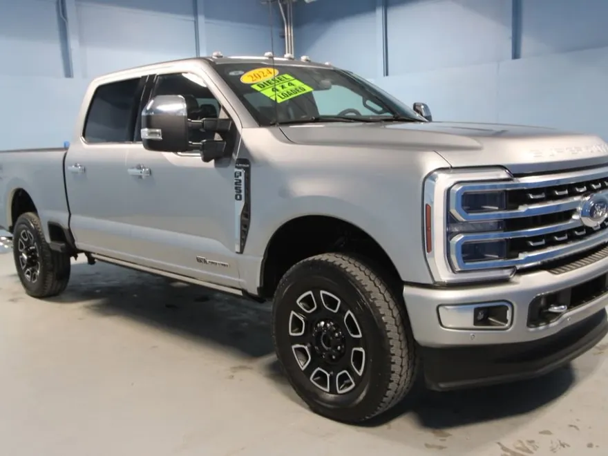 2024 Ford F-250 Platinum photo 1