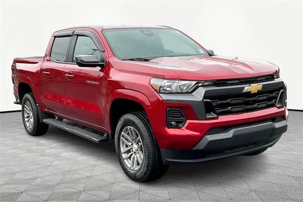 2023 Chevrolet Colorado LT photo 1