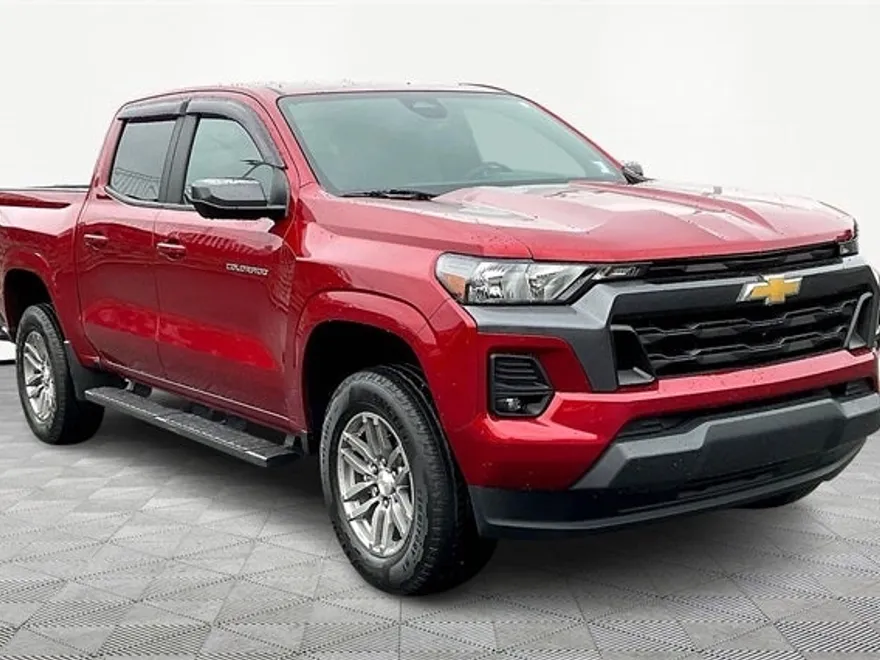 2023 Chevrolet Colorado LT photo 1