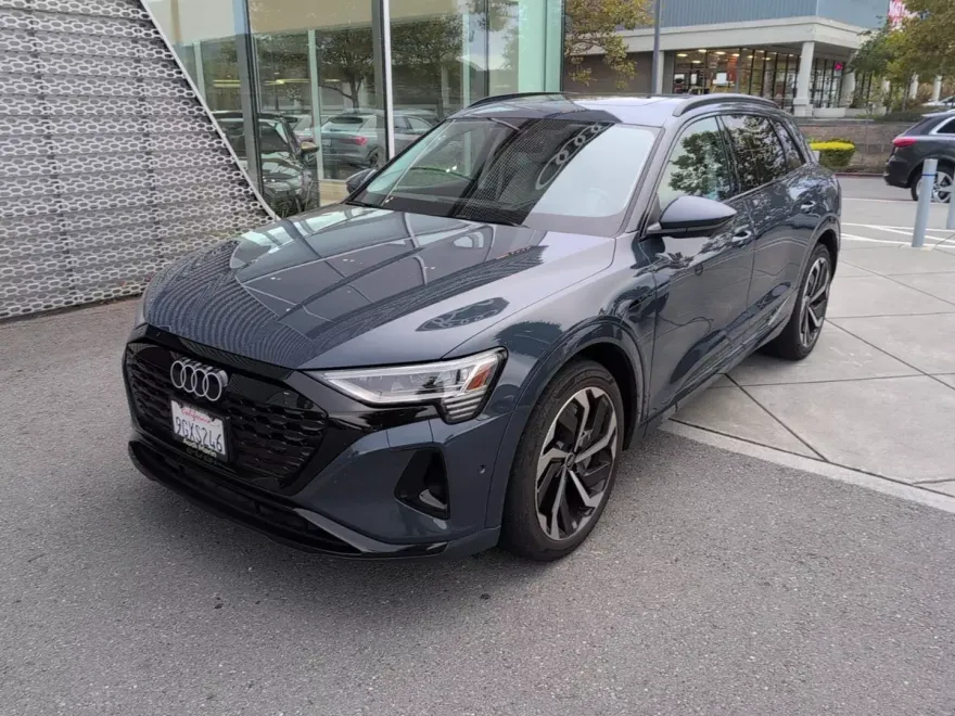 2024 Audi Q8 E-tron Prestige photo 1