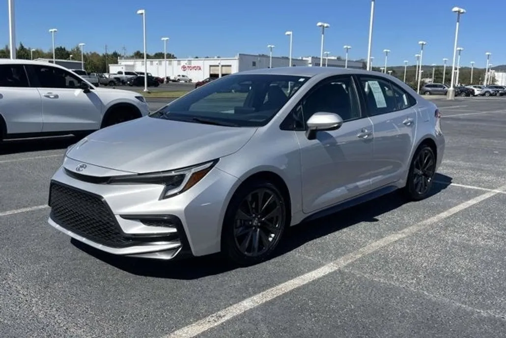 2024 Toyota Corolla SE photo 1