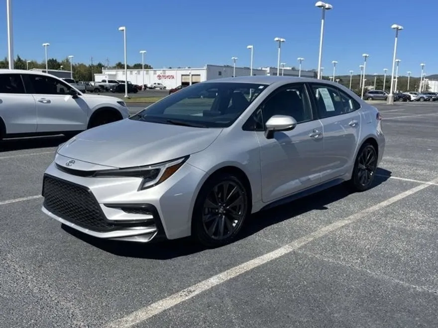 2024 Toyota Corolla SE photo 1