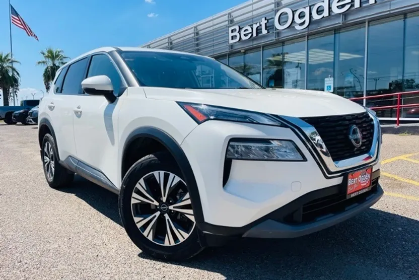 2022 Nissan Rogue SV photo 1