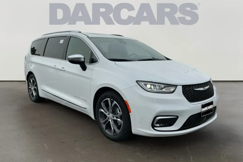 2026 Chrysler Pacifica Pinnacle photo 1