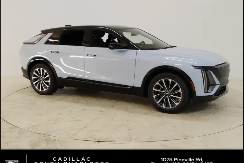 2025 Cadillac Lyriq Sport photo 1