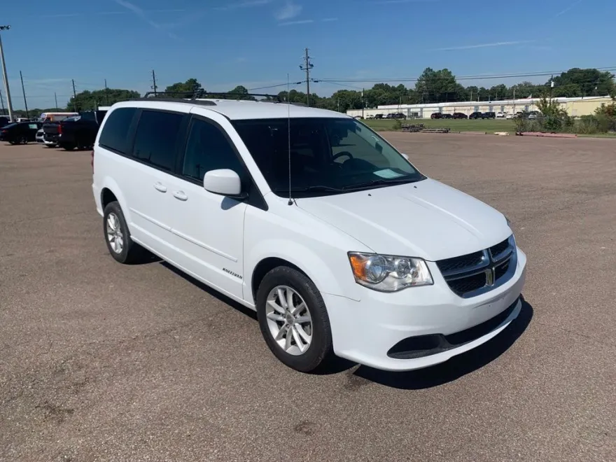 2016 Dodge Grand Caravan SXT photo 1