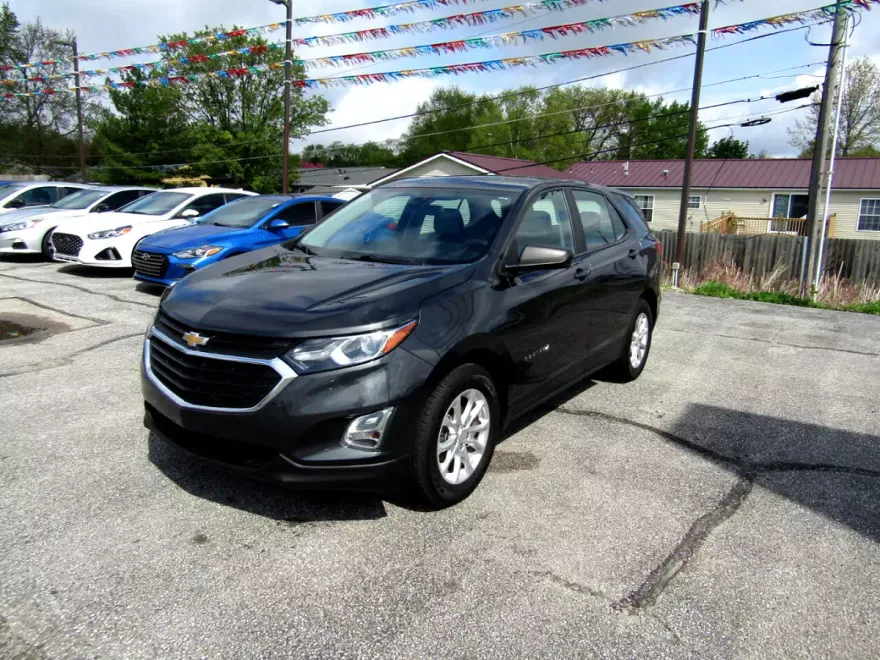 2020 Chevrolet Equinox LS photo 3