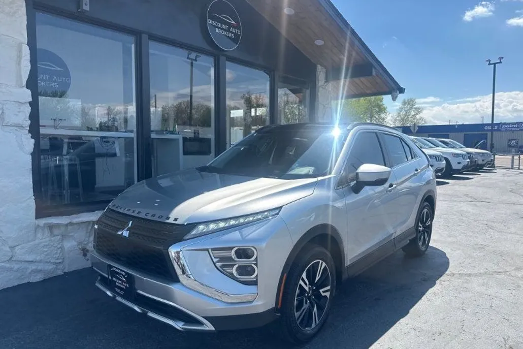 2024 Mitsubishi Eclipse Cross SE photo 1
