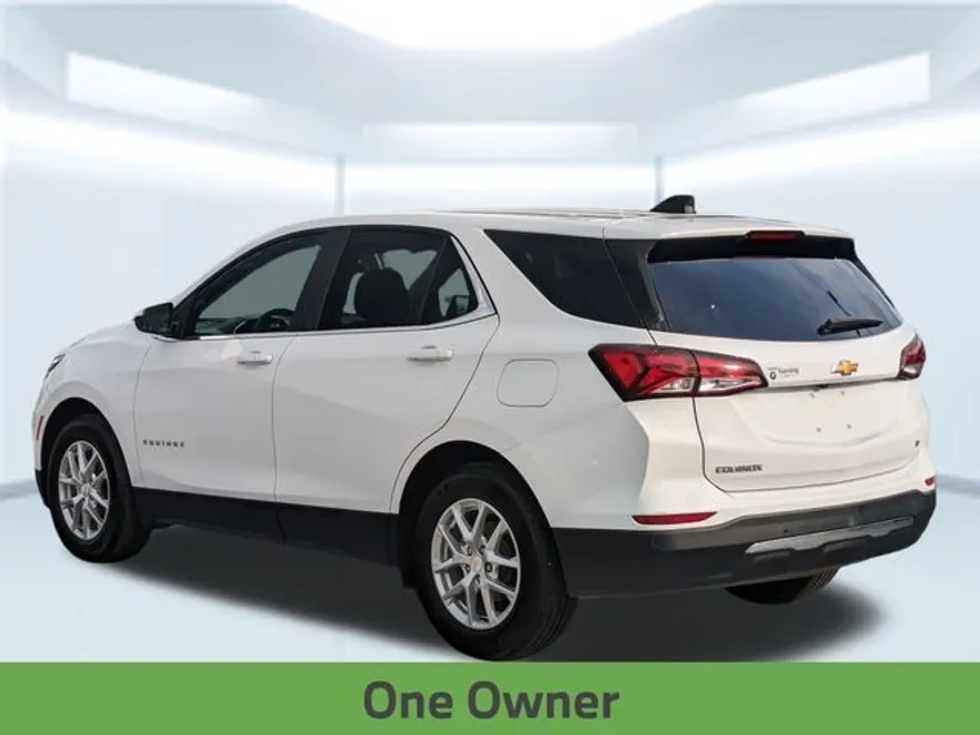 2023 Chevrolet Equinox LT photo 1