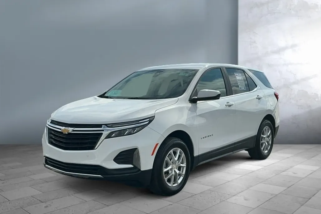 2022 Chevrolet Equinox LT photo 1