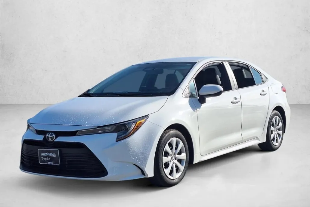 2024 Toyota Corolla LE photo 1