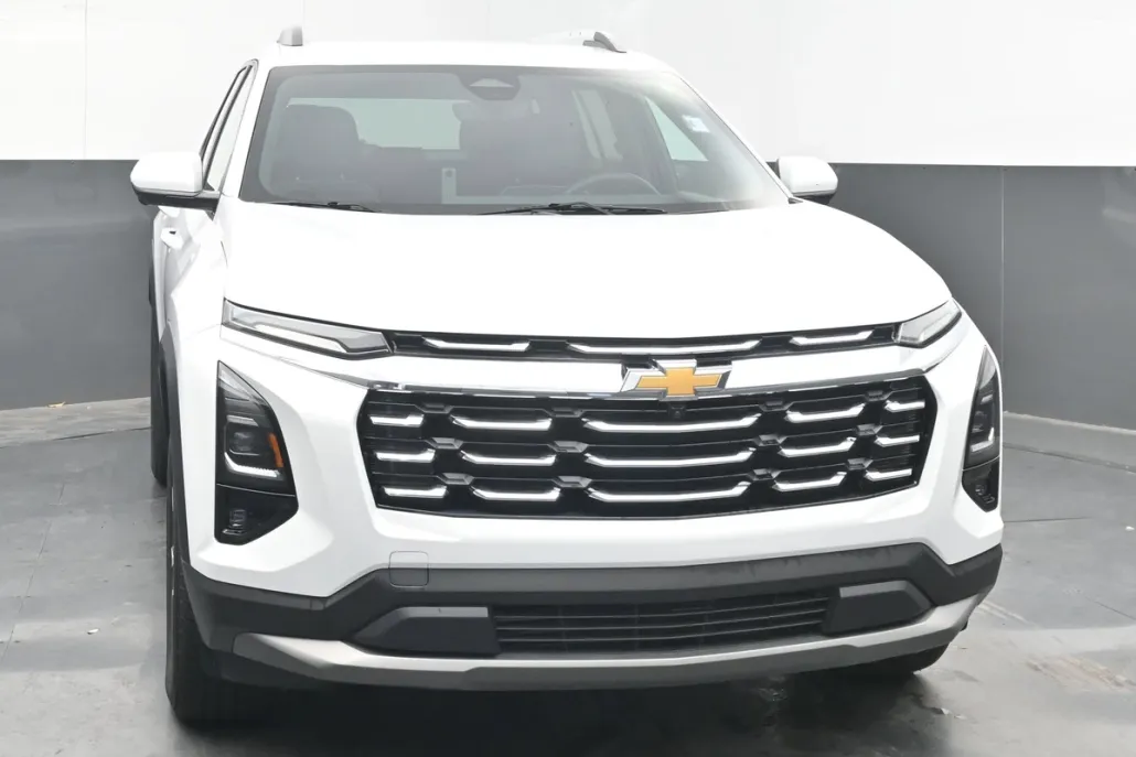 2025 Chevrolet Equinox LT photo 1