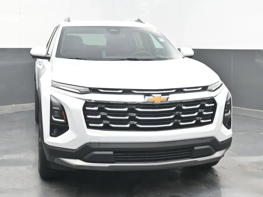 2025 Chevrolet Equinox LT photo 1