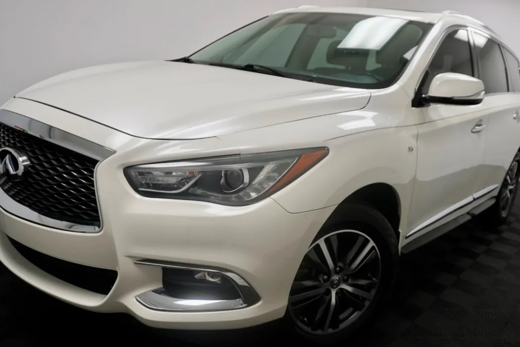2017 Infiniti QX60 Luxe photo 1