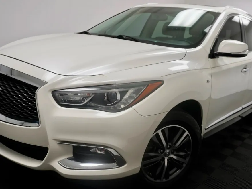 2017 Infiniti QX60 Luxe photo 1