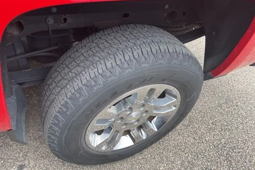2017 Chevrolet Silverado 1500 LT photo 1