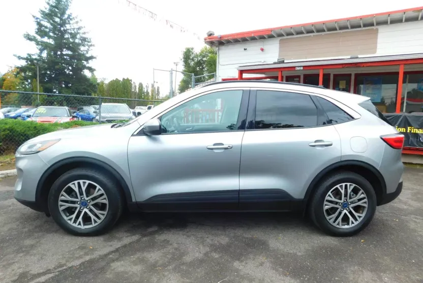 2021 Ford Escape SEL photo 1